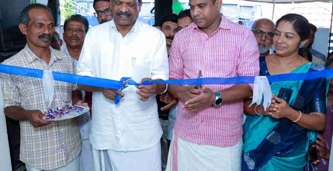 നൂല്‍പ്പുഴ ഗ്രാമപഞ്ചായത്തിലെ തീണ്ണൂര്‍ എസ്.സി നഗറില്‍ പൂര്‍ത്തീകരിച്ച അംബേദ്കര്‍ ഗ്രാമവികസന പദ്ധതി   മന്ത്രി ഒ.ആര്‍ കേളു ഉദ്ഘാടനം