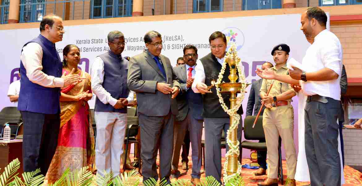 ഉന്നതി സംഗമം സുൽത്താൻ ബത്തേരി ഡോൺ ബോസ്കോ കോളേജിൽ ഹൈക്കോടതി ചീഫ് ജസ്റ്റിസ് നിതിൻ ജാംദാർ ഉദ്ഘാടനം ചെയ്തു.