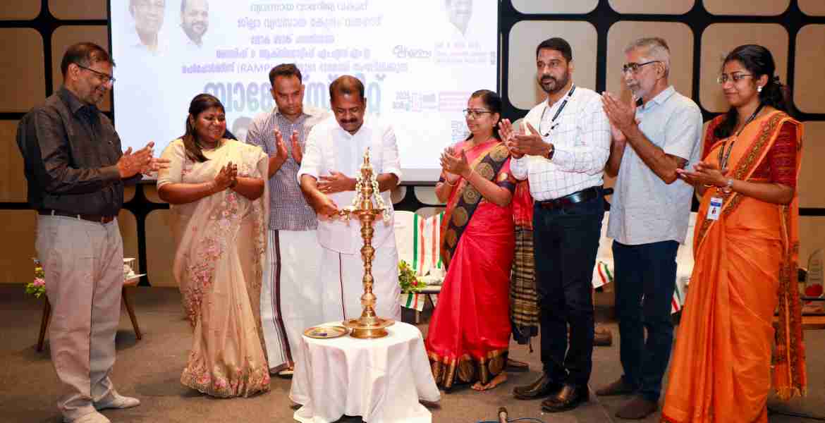 വയനാട് ജില്ലാ വ്യവസായ കേന്ദ്രത്തിന്റെ നേത്യത്വത്തിൽ സുൽത്താൻബത്തേരി   സപ്ത‌ റിസോർട്ടിൽ  സംഘടിപ്പിച്ച  ബാങ്കേഴ്‌സ് മീറ്റ് സുൽത്താൻബത്തേരി എം.എൽ.എ.  ഐ. സി. ബാലകൃഷ്ണൻ.ഉദ്ഘാടനം  ചെയ്യുന്നു.