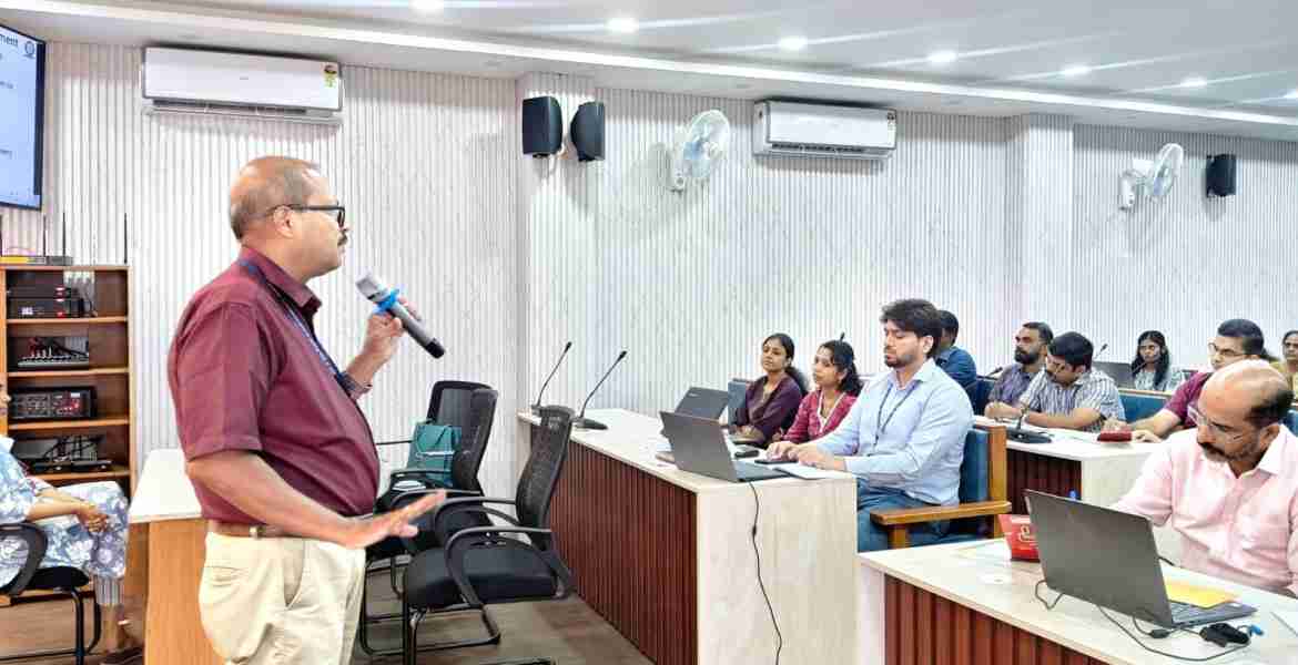 കലക്ടറേറ്റ് ഗവി കോണ്‍ഫറന്‍സ് ഹാളില്‍ നടന്ന ഉദ്യോഗസ്ഥരുടെ സെന്‍സസ് പരിശീലനം