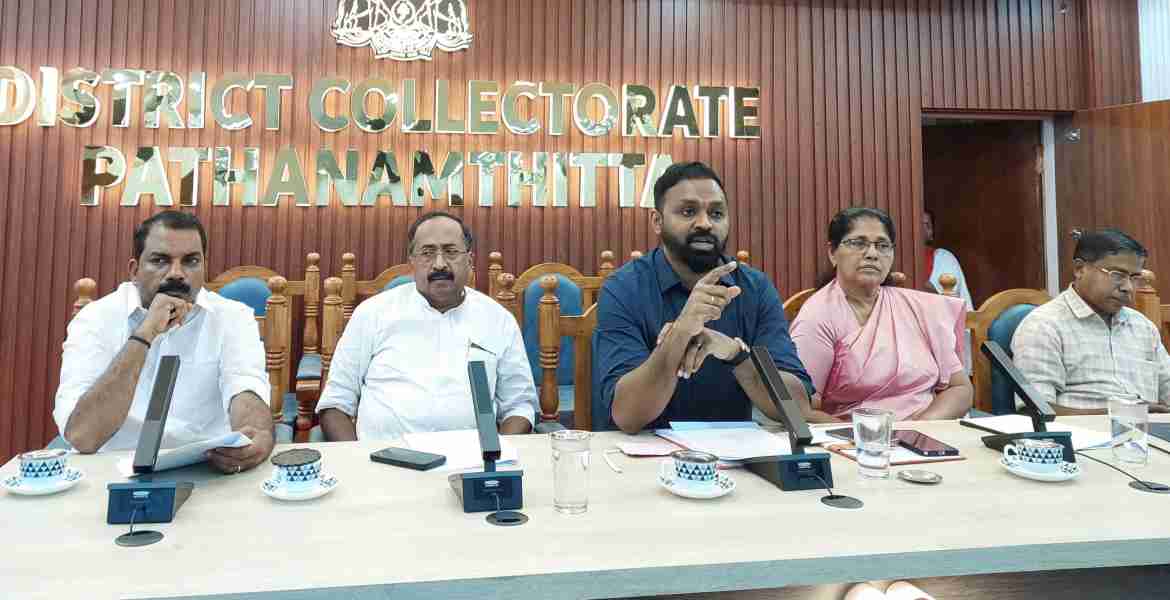  കലക്ടറേറ്റ് കോണ്‍ഫറന്‍സ് ഹാളില്‍ ചേര്‍ന്ന കാലവര്‍ഷ മുന്നൊരുക്ക അവലോകന യോഗം