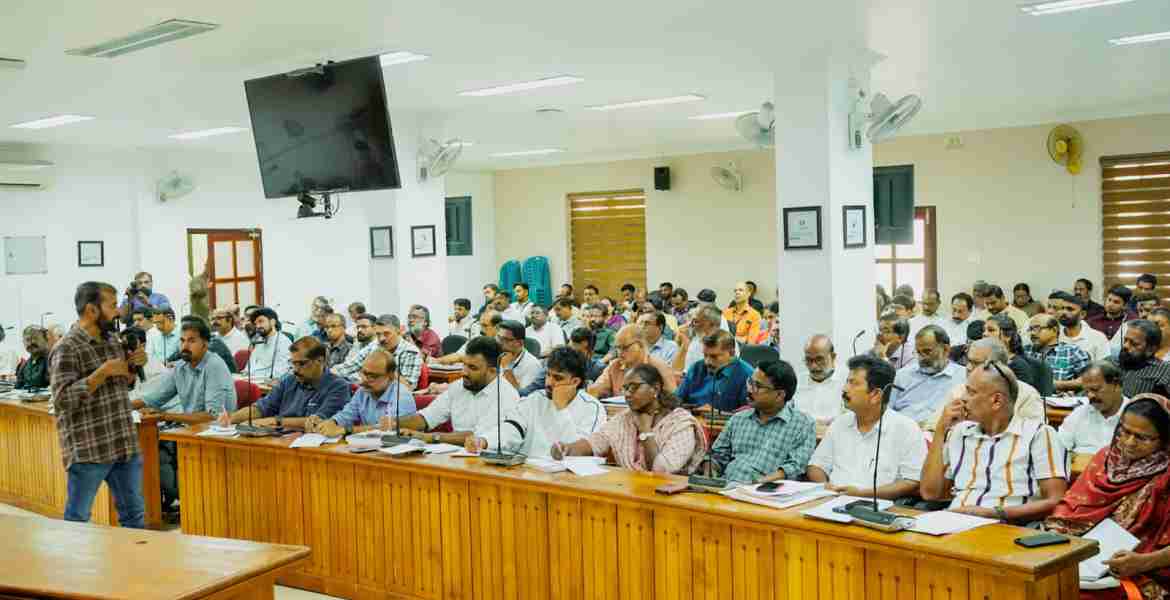 ഇലക്ഷന്‍ എക്‌സ്പന്റിച്ചര്‍ ഏജന്റുമാര്‍ക്കായി കലക്ടറേറ്റ് കോണ്‍ഫറന്‍സ് ഹാളില്‍ സംഘടിപ്പിച്ച  പരിശീലനം