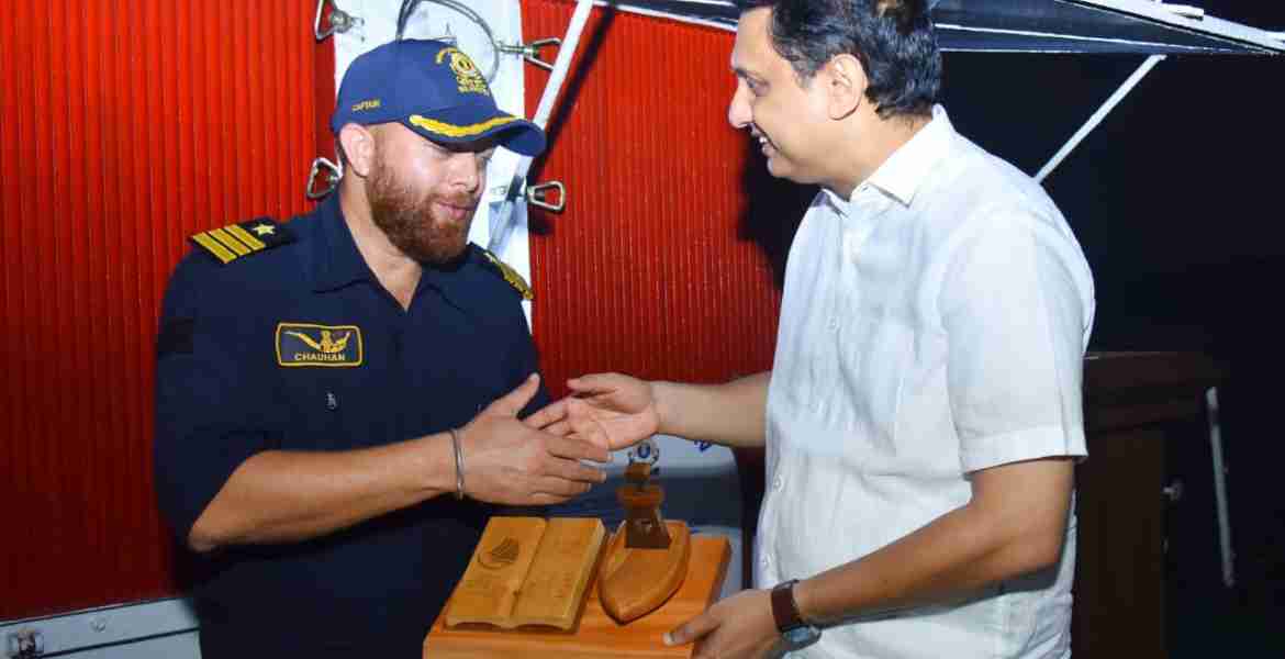 നേവി,കോസ്റ്റ് ഗാർഡ് കപ്പലുകൾ ടൂറിസം,പൊതുമരാമത്ത് വകുപ്പ് മന്ത്രി പി.എ മുഹമ്മദ് റിയാസ് സദർശിക്കുന്നു.