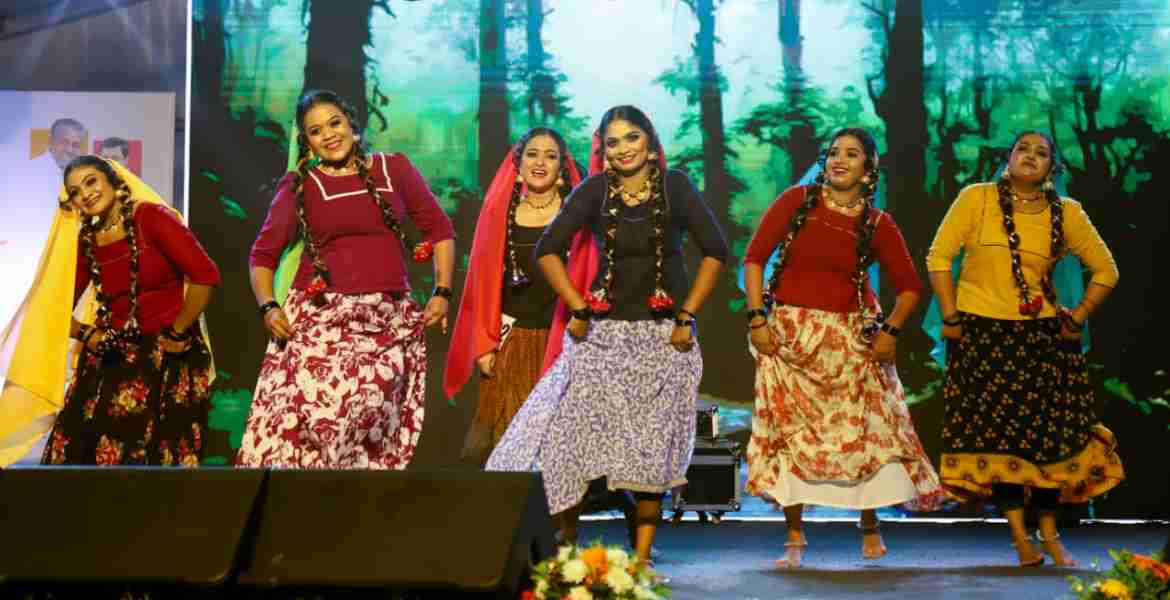 ബേപ്പൂർ ഫെസ്റ്റിന്റെ ഭാഗമായി നടന്ന നൊസ്റ്റാൾജിക്ക് ഡാൻസിൽ നിന്ന്