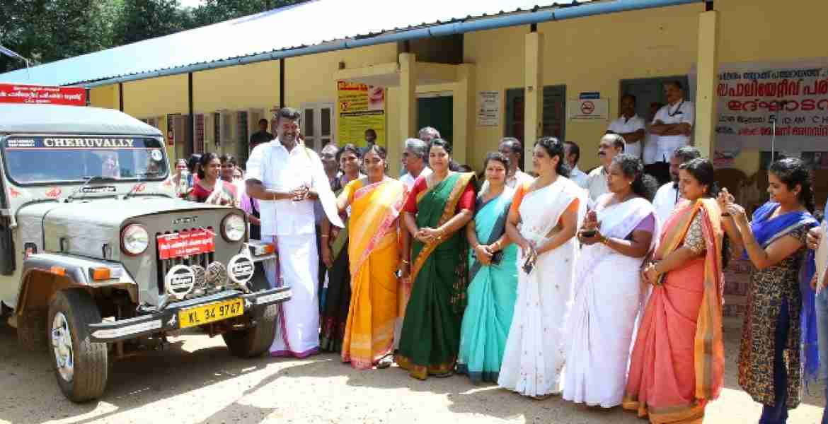 ഇളംദേശം 'ോക്കില്‍ പാലിയേറ്റീവ് പരിചരണ പദ്ധതി പ്രസിഡന്റ് ഷൈനി അഗസ്റ്റിന്‍ ഉദ്ഘാടനം ചെയ്യുു.