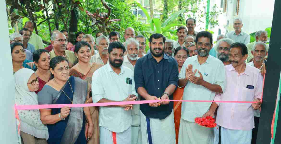 മുക്കം നഗരസഭയിൽ ആരംഭിച്ച വയോക്ലബ്ബ് ലിന്‍റോ ജോസഫ് എംഎല്‍എ ഉദ്ഘാടനം ചെയ്യുന്നു.