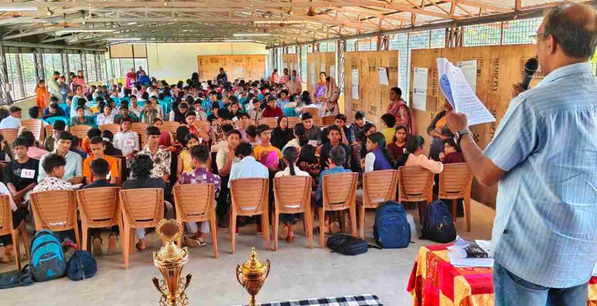 ഈങ്ങാപ്പുഴ എം.ജി.എം ഹയര്‍ സെക്കന്‍ഡറി സ്‌കൂളില്‍ നടന്ന താമരശ്ശേരി വിദ്യാഭ്യാസ ജില്ലാ ചീഫ് മിനിസ്റ്റേഴ്‌സ് മെഗാക്വിസ് മത്സരത്തില്‍നിന്ന്