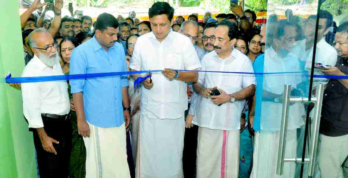 ബാലുശ്ശേരി താലൂക്ക് ആശുപത്രിയില്‍ പുതിയ കെട്ടിടത്തിന്റെ ഉദ്ഘാടനം മന്ത്രി പി എ മുഹമ്മദ് റിയാസ് നിര്‍വഹിക്കുന്നു