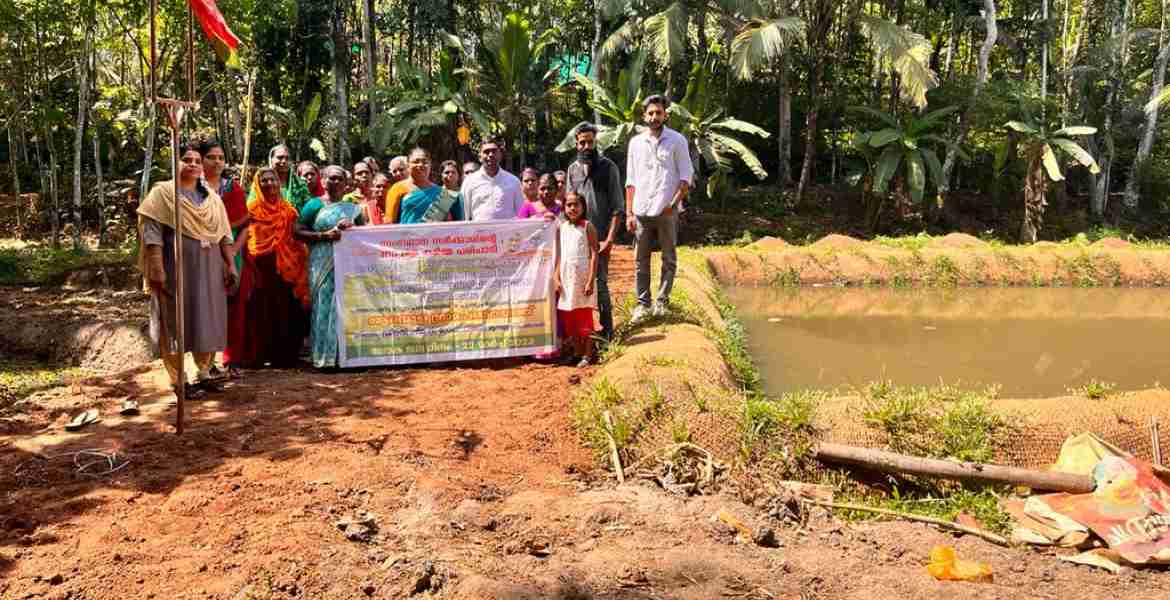 ആറന്‍മുള ഗ്രാമപഞ്ചായത്തിലെ പതിമൂന്നാം വാര്‍ഡില്‍ നിര്‍മ്മിച്ച ജലസേചനകുളം പഞ്ചായത്ത് പ്രസിഡന്റ് ഷീജാ ടി ടോജി ഉദ്ഘാടനം ചെയ്യുന്നു