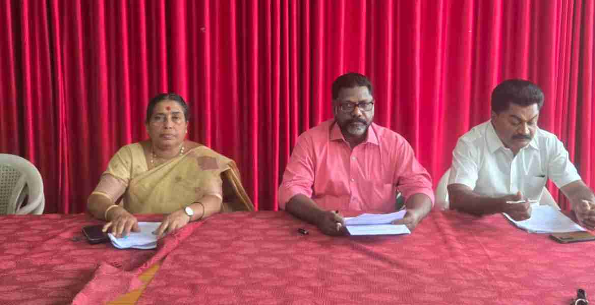 അടൂര്‍ താലൂക്ക് വികസന സമിതി യോഗത്തില്‍ നിയമസഭാ ഡെപ്യൂട്ടി സ്പീക്കര്‍ ചിറ്റയം ഗോപകുമാര്‍ അധ്യക്ഷത വഹിക്കുന്നു