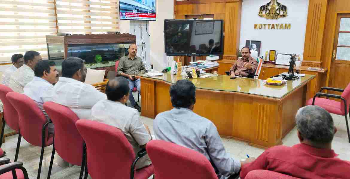 പാതയോരങ്ങൾ സൗന്ദര്യവത്കരിക്കാനും മാലിന്യവിമുക്തമാക്കാനും ജില്ലാ ഭരണകൂടം തയാറാക്കുന്ന പദ്ധതിയുടെ ഭാഗമായി ജില്ലാ കളക്ടർ ജോൺ വി. സാമുവലിന്റെ അധ്യക്ഷതയിൽ ചേർന്ന ട്രേഡ് യൂണിയൻ ഭാരവാഹികളുടെ യോഗം