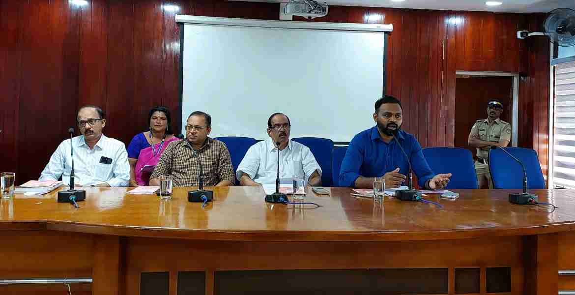 കലക്ടറേറ്റ് കോണ്‍ഫറന്‍സ് ഹാളില്‍ സംഘടിപ്പിച്ച ഉപഭോക്തൃ സരംക്ഷണ സമിതി ബോധവല്‍കരണ ക്ലാസ്