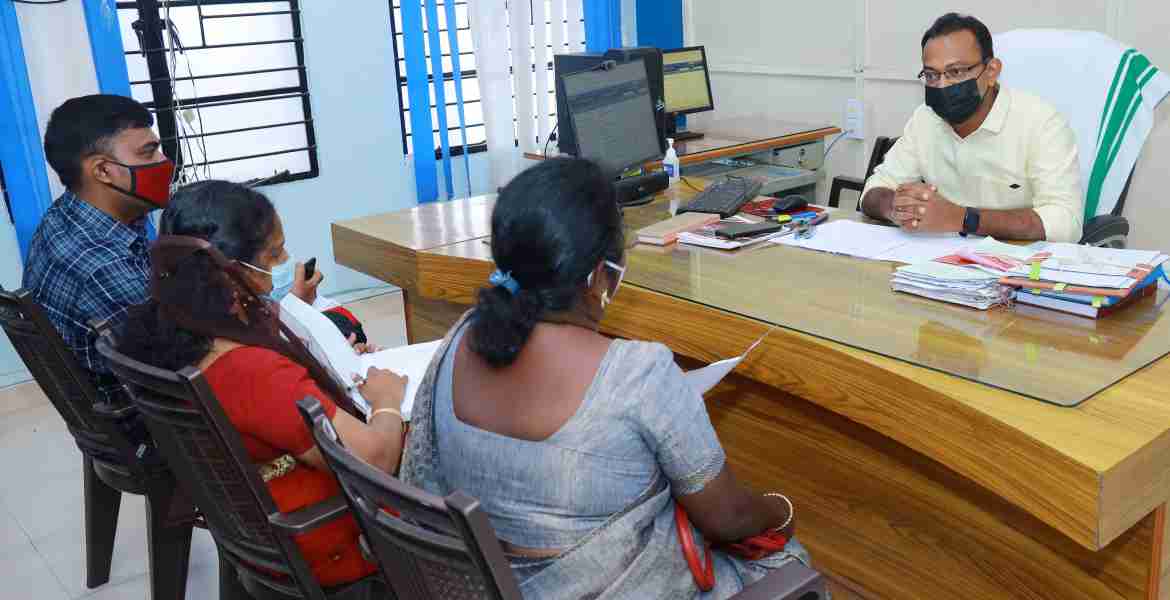 അഡിഷണല്‍ ജില്ലാ മജിസ്ട്രേറ്റ് ബി. രാധാകൃഷ്ണന്റെ അധ്യക്ഷതയില്‍ ചേര്‍ന്ന ഇലന്തൂര്‍ ഗവ. കോളജിന്റെ വികസന സമിതി യോഗം