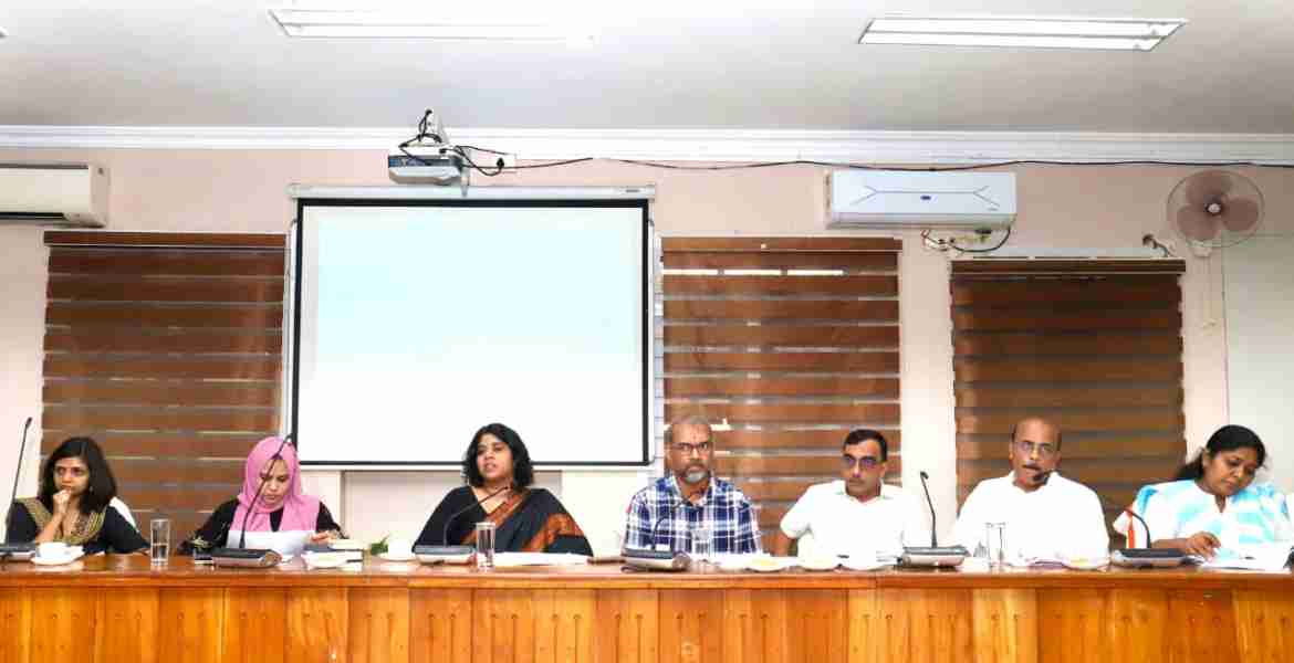 കോഴിക്കോട് കലക്ടറേറ്റ് കോൺഫറൻസ് ഹാളിൽ നടന്ന ജില്ലാ വികസന സമിതി യോഗം