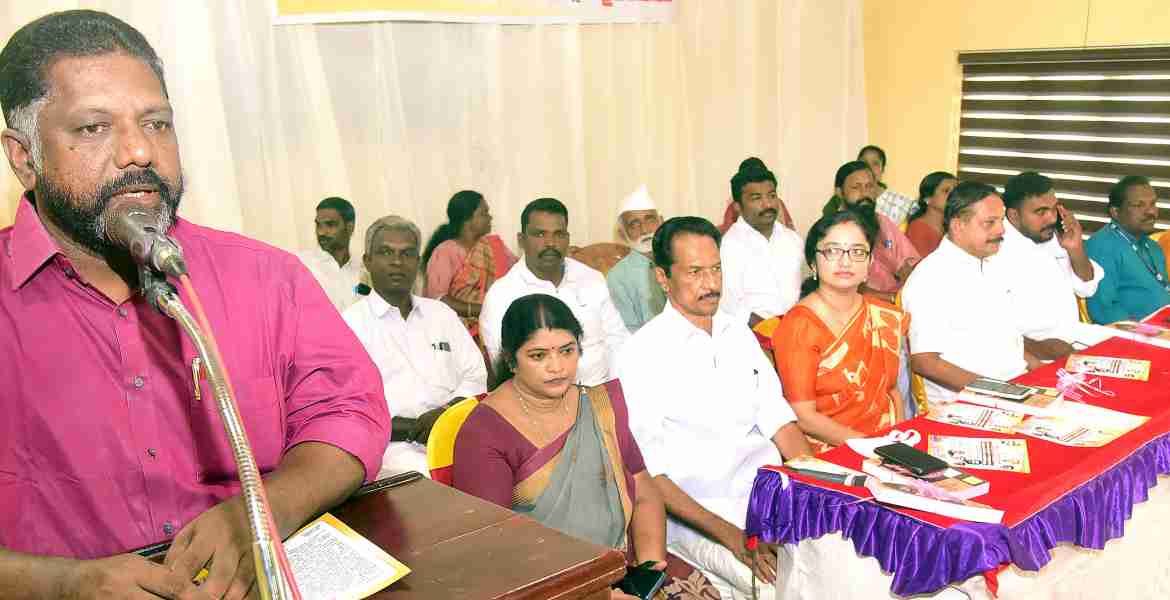  സാമൂഹ്യ ഐക്യദാര്‍ഢ്യ പക്ഷാചരണത്തിന്റെ ജില്ലാ തല സമ്മേളനവും ബോധവത്ക്കരണ സെമിനാറും പന്തളം ബ്ലോക്ക് പഞ്ചായത്ത് കോണ്‍ഫറന്‍സ് ഹാളില്‍ ഡെപ്യൂട്ടി സ്പീക്കര്‍ ചിറ്റയം ഗോപകുമാര്‍ ഉദ്ഘാടനം ചെയ്യുന്നു