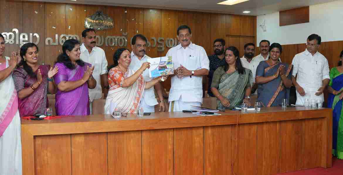 കോട്ടയം ജില്ലാ പഞ്ചായത്തിന്റെ വാർഷിക ബജറ്റ് വൈസ് പ്രസിഡന്റ് ജോസ് പുത്തൻകാലാ അവതരിപ്പിക്കുന്നു.