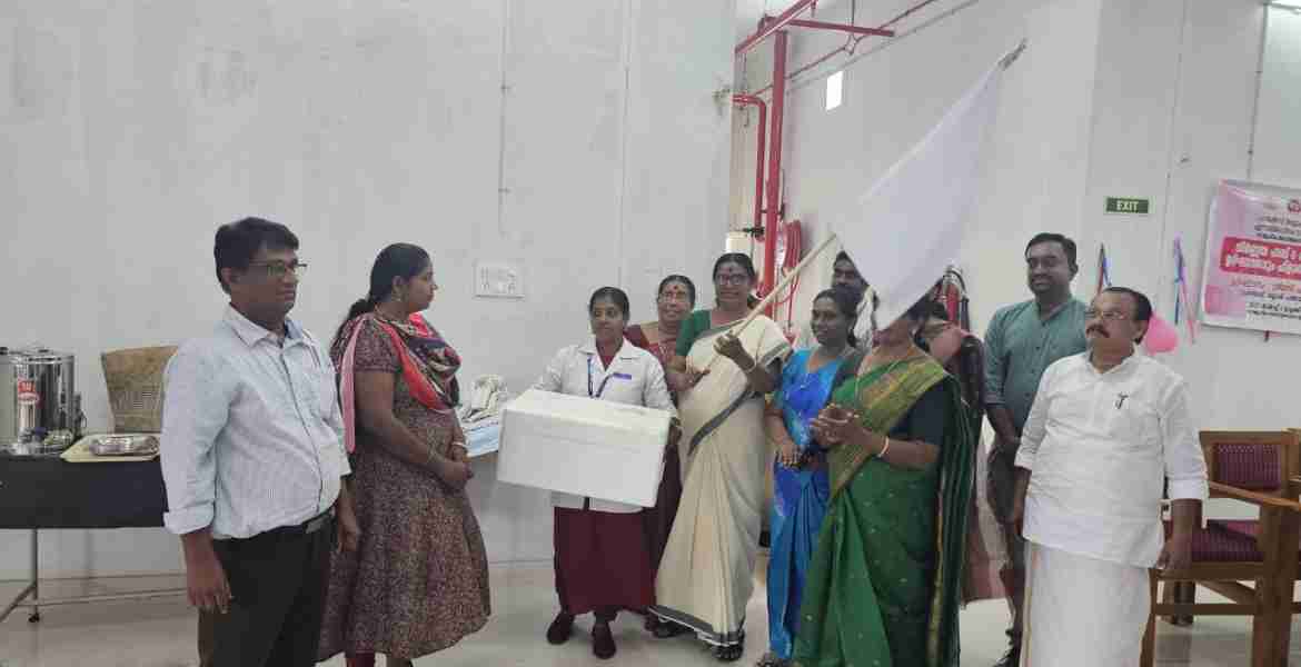 ഹബ് ആന്റ് സ്‌പോക്ക് ലാബ് ഫ്ളാഗ് ഓഫ് പറക്കോട് ബ്ലോക്ക് പഞ്ചായത്ത് പ്രസിഡന്റ് എം. പി മണിയമ്മ നിര്‍വഹിക്കുന്നു