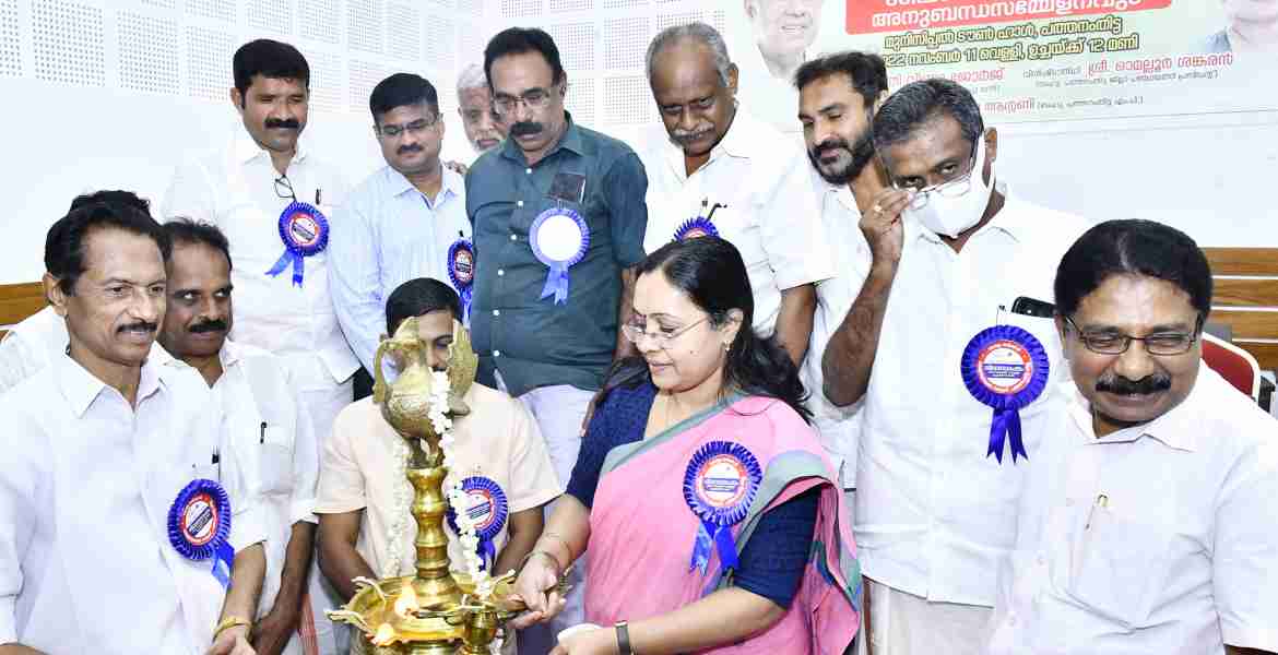 പത്തനംതിട്ടയില്‍ സജ്ജമാക്കുന്ന ഭക്ഷ്യ സുരക്ഷാ വകുപ്പിന്റെ അത്യാധുനിക ജില്ലാ ഭക്ഷ്യ പരിശോധനാ ലാബിന്റെ ശിലാസ്ഥാപനംടൗണ്‍ ഹാളില്‍ ആരോഗ്യ വകുപ്പ് മന്ത്രി വീണാ ജോര്‍ജ് നിര്‍വഹിക്കുന്നു
