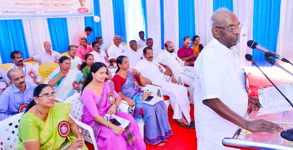 പുതുതായി സ്ഥാപിച്ച കേളകം 33 Kv സബ് സ്റ്റേഷൻ മന്ത്രി എം എം മണി ഉദ്ഘാടനം ചെയ്യുന്നു 
