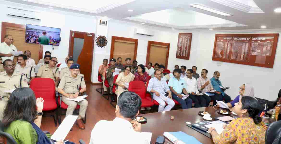 സ്വാതന്ത്ര്യദിനാഘോഷ മുന്നൊരുക്കവുമായി ബന്ധപ്പെട്ട് ജില്ലാ കലക്ടര്‍ എം.എസ് മാധവിക്കുട്ടിയുടെ അധ്യക്ഷതയില്‍ ചേര്‍ന്ന യോഗം
