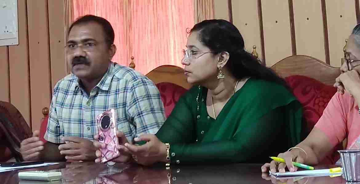 ജലബജറ്റ് പ്രവര്‍ത്തനങ്ങളുമായി ബന്ധപ്പെട്ട് പ്രസിഡന്റ് സി.കെ അനുവിന്റെ നേതൃത്വത്തില്‍ പുളിക്കീഴ് ബ്ലോക്ക് പഞ്ചായത്തില്‍ ചേര്‍ന്ന യോഗം
