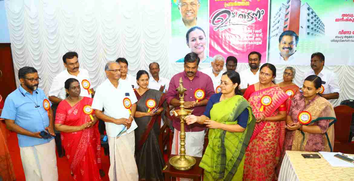 കോന്നി മെഡിക്കല്‍ കോളജില്‍ 13.66 കോടി രൂപ ചെലവഴിച്ച് നിര്‍മിച്ച ഗേള്‍സ് ഹോസ്റ്റലിന്റെ പ്രവര്‍ത്തനോദ്ഘാടനം  ആരോഗ്യ, വനിതാ, ശിശു വികസന വകുപ്പ് മന്ത്രി വീണാ ജോര്‍ജ് നിര്‍വഹിക്കുന്നു.