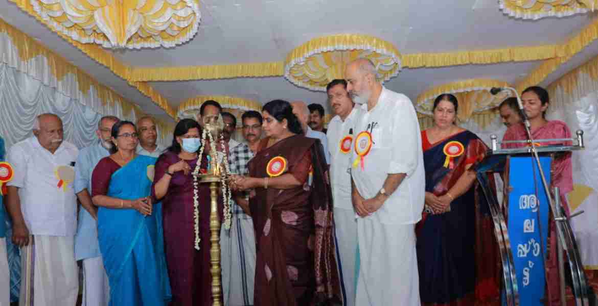 കുന്നന്താനം മൃഗാശുപത്രി പുതിയ കെട്ടിടത്തിന്റെ നിർമ്മാണ ഉദ്ഘാടനം  മൃഗസംരക്ഷണ, ക്ഷീരവികസന വകുപ്പ് മന്ത്രി ജെ. ചിഞ്ചുറാണി നിർവഹിക്കുന്നു