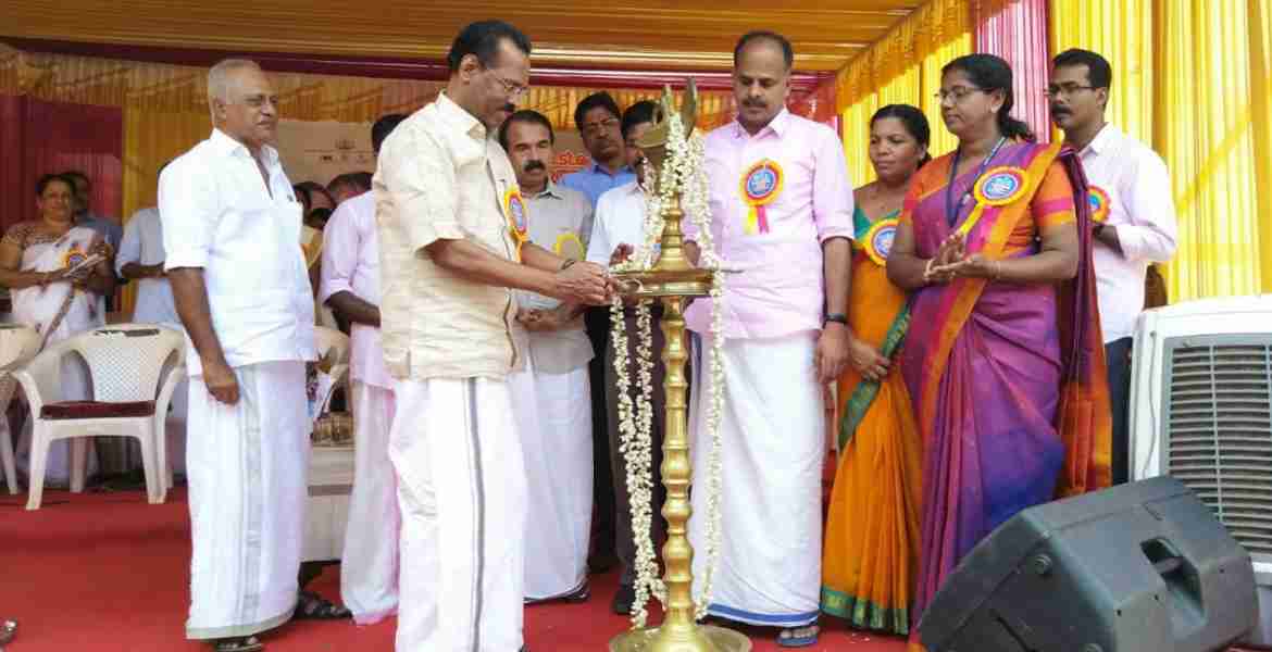 കുറുമാത്തൂർ ഗവ ഐ ടി ഐ യിലെ പുതിയ കെട്ടിടത്തിന്റെ ഉദ്ഘാടനം സ്വയംതൊഴിലും നൈപുണ്യ വകുപ്പ് മന്ത്രി ടി പി രാമകൃഷ്ണൻ നിർവഹിക്കുന്നു.  