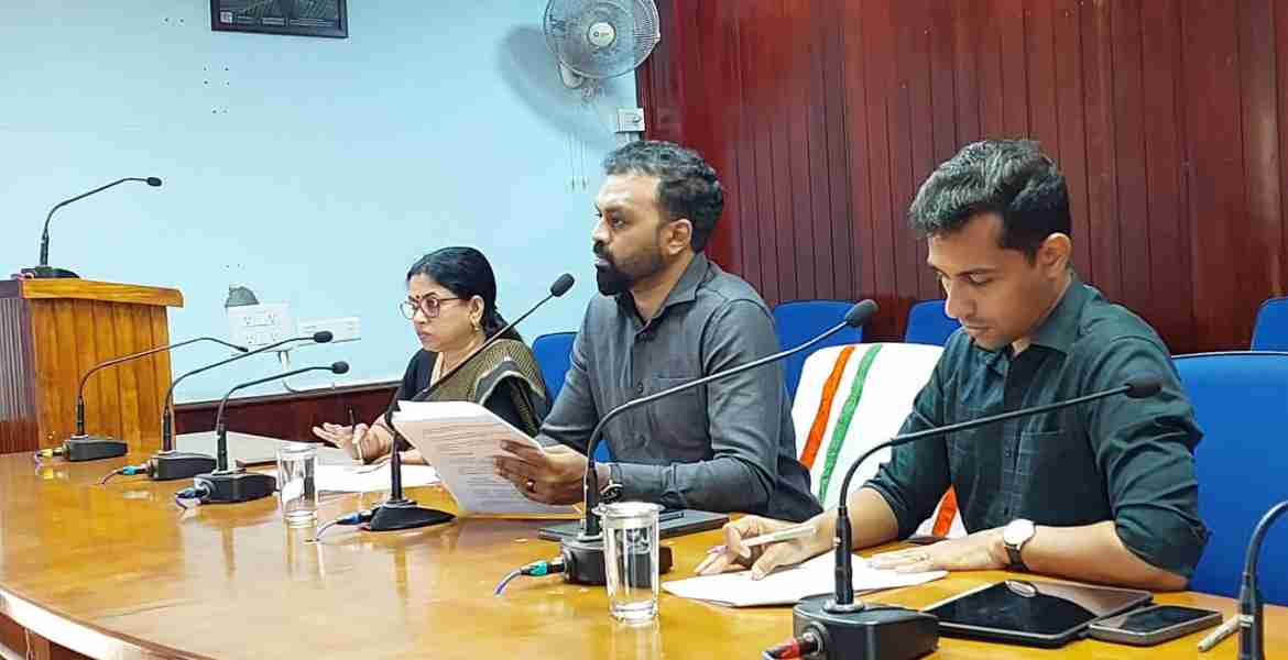 മകരവിളക്ക് മുന്നൊരുക്കങ്ങള്‍ വിലയിരുത്താന്‍ ജില്ലാ കലക്ടര്‍ എസ് പ്രേം കൃഷ്ണന്റെ അധ്യക്ഷതയില്‍ ചേര്‍ന്ന അവലോകന യോഗം