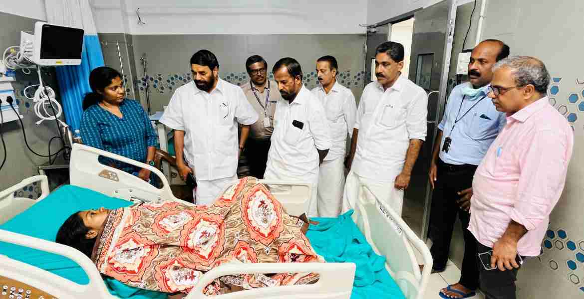 നവമിയെയും അലീനയെയും ആശുപത്രിയിൽ സന്ദർശിച്ച് മന്ത്രി വി.എൻ. വാസവൻ  * എല്ലാ സഹായവും സർക്കാർ നൽകും: മന്ത്രി വി.എൻ. വാസവൻ
