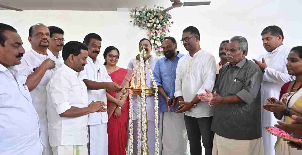 ഡിടിപിസിയുടെ പെരുന്തേനരുവിയിലെ ടൂറിസം സമുച്ചയത്തിന്റെ പ്രവര്‍ത്തനം പട്ടികജാതി, പട്ടിക വര്‍ഗ വകുപ്പ് മന്ത്രി കെ. രാധാകൃഷ്ണന്‍ ഉദ്ഘാടനം ചെയ്യുന്നു.
