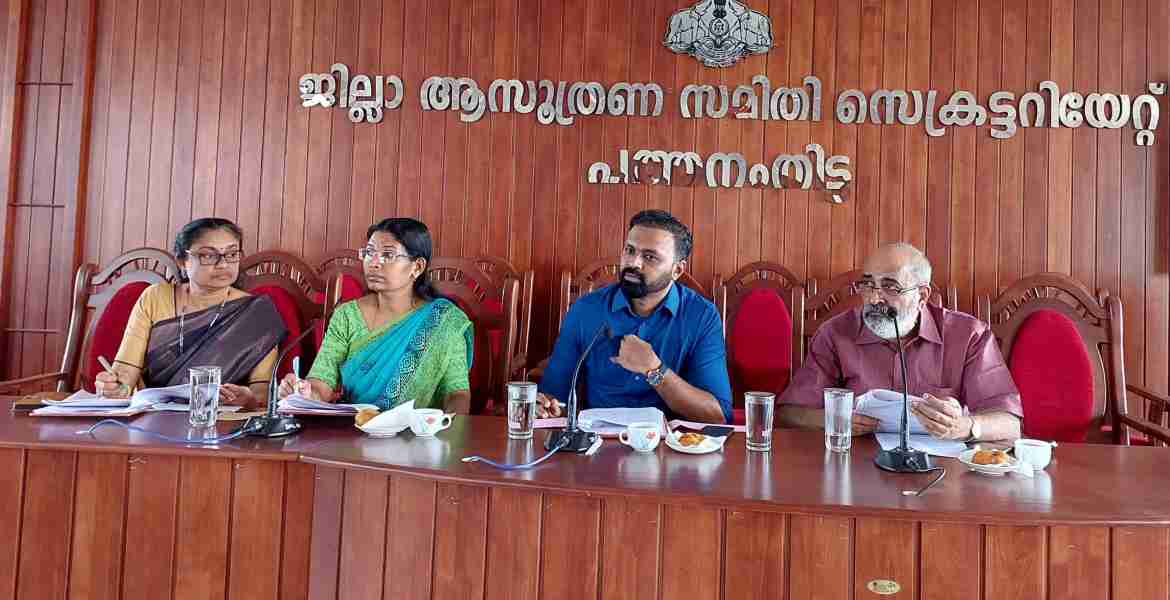 ജില്ല വികസന സമിതി യോഗത്തില്‍ നിന്ന്
