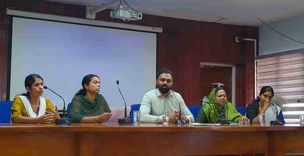 ജില്ലാ കലക്ടര്‍ എസ്. പ്രേം കൃഷ്ണന്റെ അധ്യക്ഷതയില്‍ പോഷ് ആക്ടുമായി ബന്ധപ്പെട്ടു നടന്ന യോഗം 