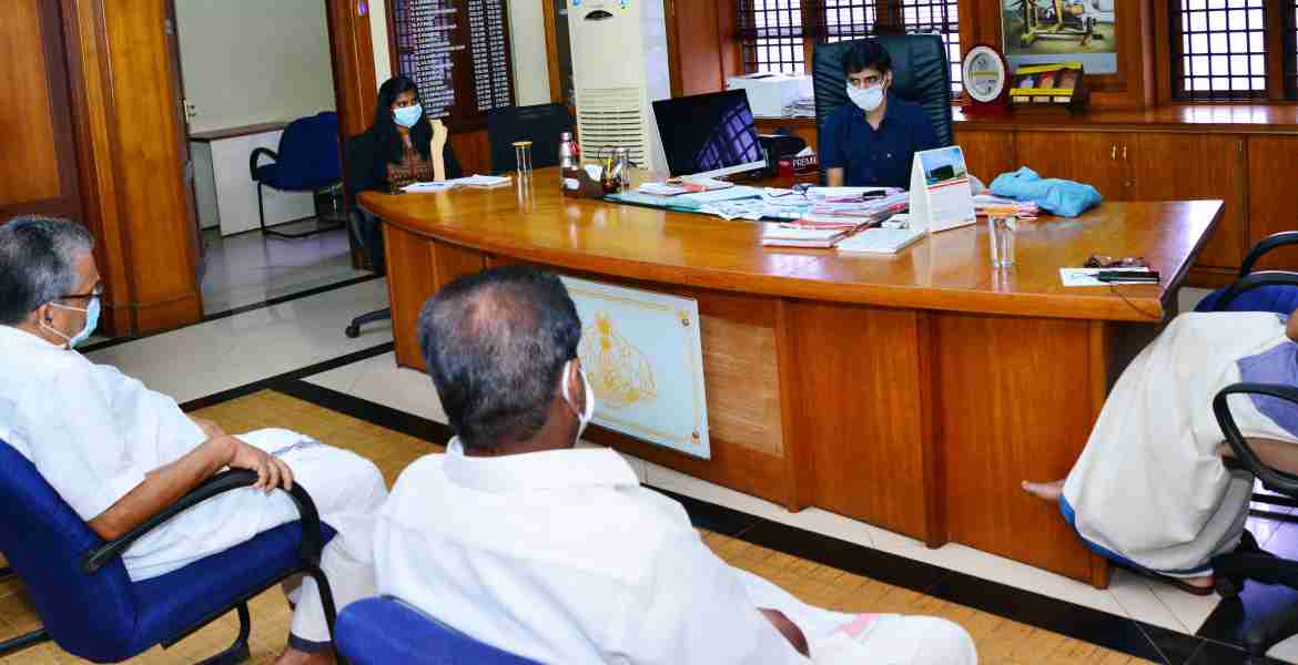  കോവിഡ് പ്രതിരോധവുമായി ബന്ധപ്പെട്ട് ജില്ലയിലെ എം എൽ എ മാരുടെ യോഗം