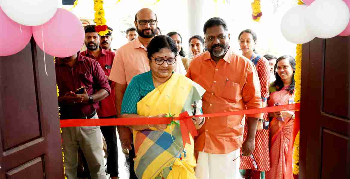 പന്തളം എന്‍എസ്എസ് കോളജില്‍ റൂസ പ്രോജക്ടിന്റെ ഭാഗമായി നിര്‍മിച്ച അക്കാദമിക് ബ്ലോക്കിന്റെ ഉദ്ഘാടനം ഉന്നത വിദ്യാഭ്യാസ മന്ത്രി ഡോ.ആര്‍. ബിന്ദു നിര്‍വഹിക്കുന്നു