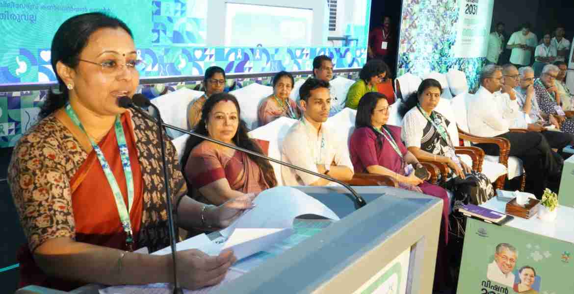 ആരോഗ്യ സെമിനാറില്‍ ചര്‍ച്ചകളിലൂടെ ഉരുത്തിരിഞ്ഞ ആശയം മന്ത്രി വീണാ ജോര്‍ജ് വിശദീകരിക്കുന്നു