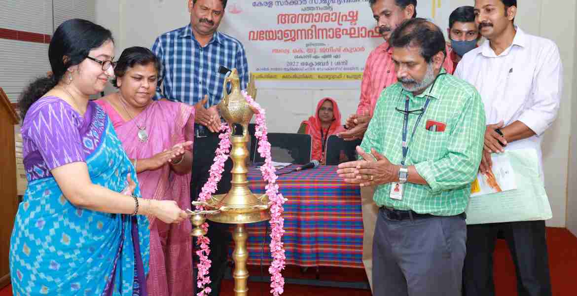 ജില്ലാതല വയോജന ദിനാഘോഷം ജില്ലാ കളക്ടര്‍ ഡോ. ദിവ്യ എസ്. അയ്യര്‍ ഉദ്ഘാടനം ചെയ്യുന്നു