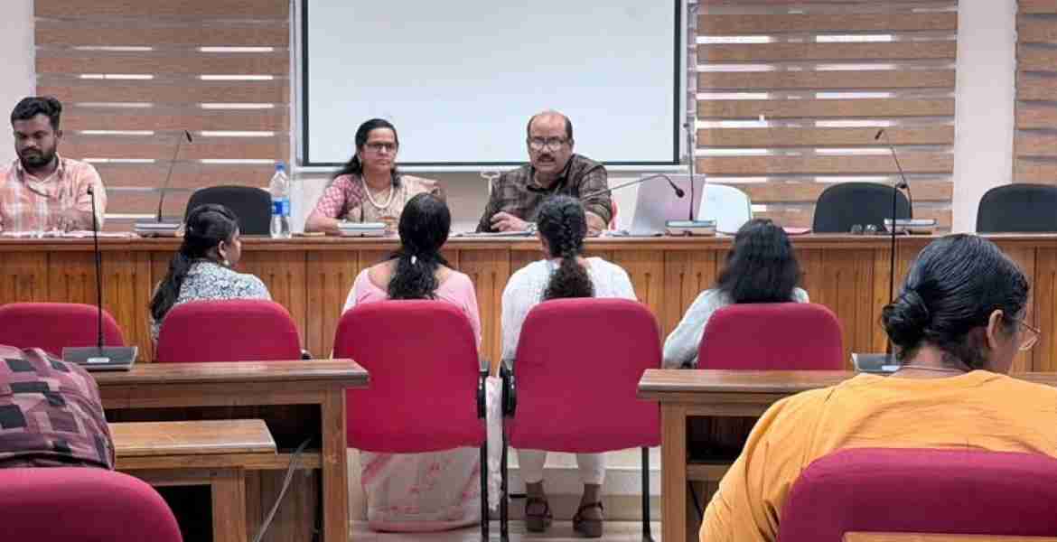 സംസ്ഥാന ബാലാവകാശ കമീഷന്‍ കലക്ടറേറ്റ് കോണ്‍ഫറന്‍സ് ഹാളില്‍ നടത്തിയ സിറ്റിങ്