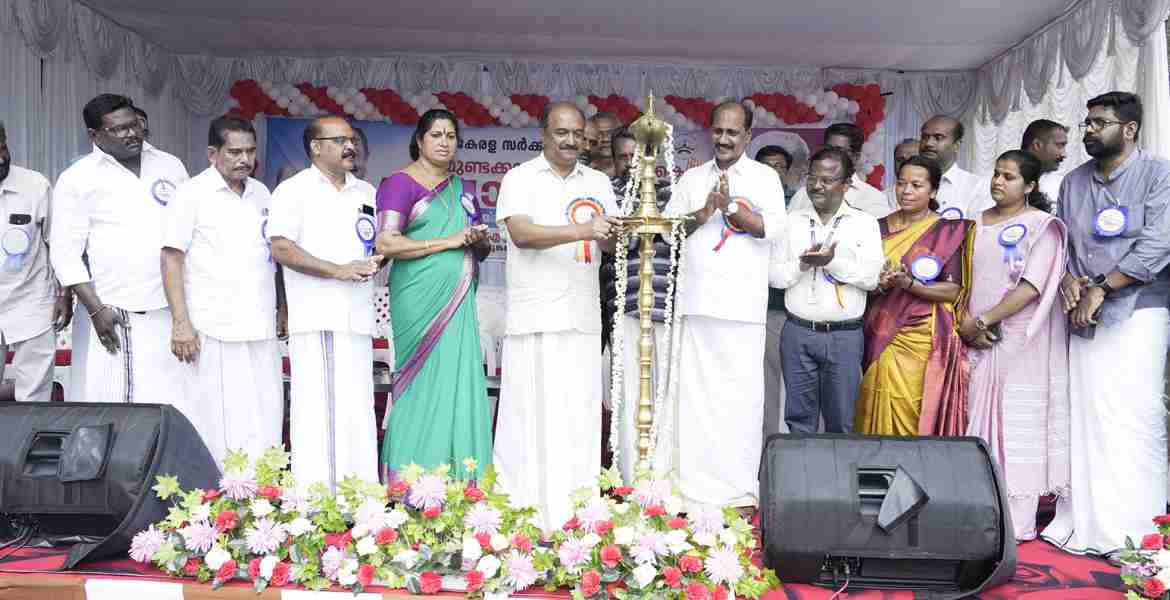 മുണ്ടക്കയം  സബ് ട്രഷറി കെട്ടിടത്തിന്റെ ശിലാസ്ഥാപനം ധനകാര്യ വകുപ്പുമന്ത്രി കെ.എൻ. ബാലഗോപാൽ നിർവഹിക്കുന്നു