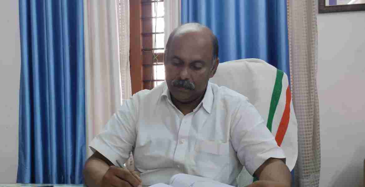 ബ്ലോക്ക് പഞ്ചായത്ത് പ്രസിഡന്റ് ബേസില്‍ പോള്‍.