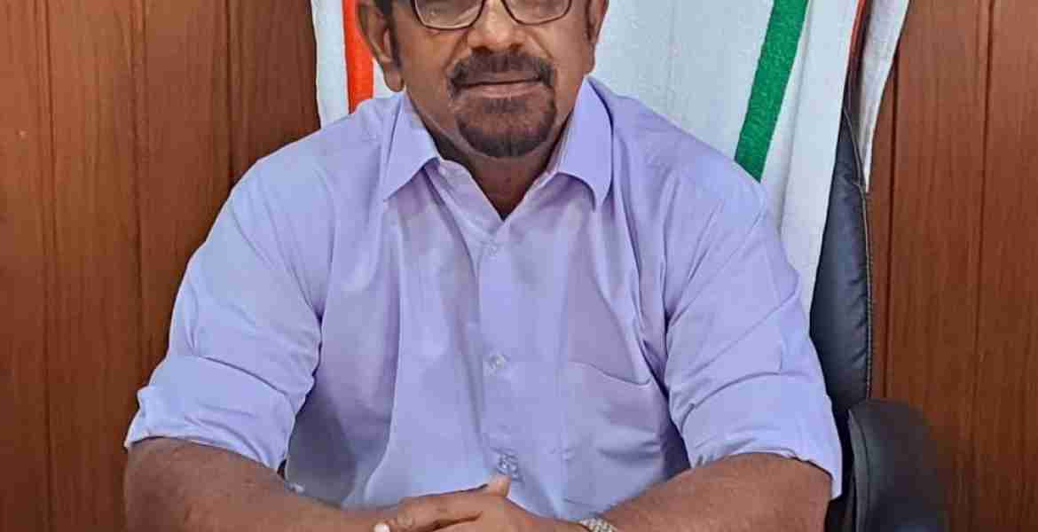 മൂവാറ്റുപുഴ ബ്ലോക്ക് പഞ്ചായത്ത് പ്രസിഡന്റ് പ്രൊഫ: ജോസ് അഗസ്റ്റിന്‍