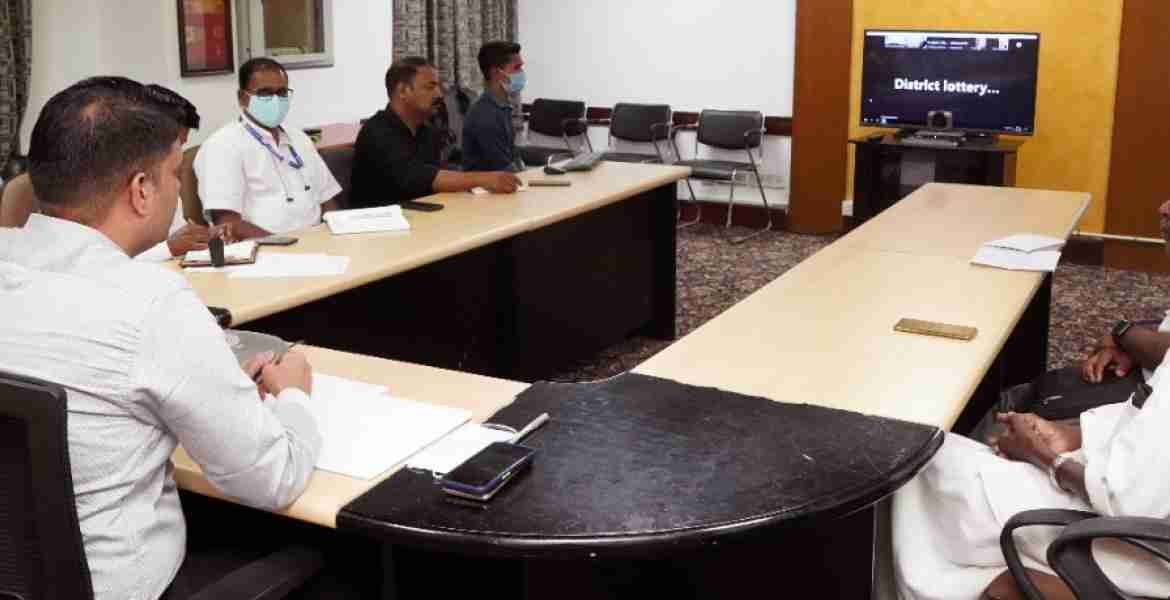 സര്‍ക്കാരിന്റെ ഒന്നാം വാര്‍ഷികാഘോഷങ്ങളുടെ ഭാഗമായി മറൈന്‍ ഡ്രൈവില്‍ മെയ് 7 മുതല്‍ 15 വരെ സംഘടിപ്പിക്കുന്ന 'എന്റെ കേരളം' മെഗാ എക്‌സിബിഷനോടനുബന്ധിച്ച് ജില്ലാ കളക്ടര്‍ ജാഫര്‍ മാലിക്കിന്റെ അധ്യക്ഷതയില്‍ ചേര്‍ന്ന ജില്ലാതല ഉദ്യോഗസ്ഥരുടെ ഓണ്‍ലൈന്‍ യോഗം