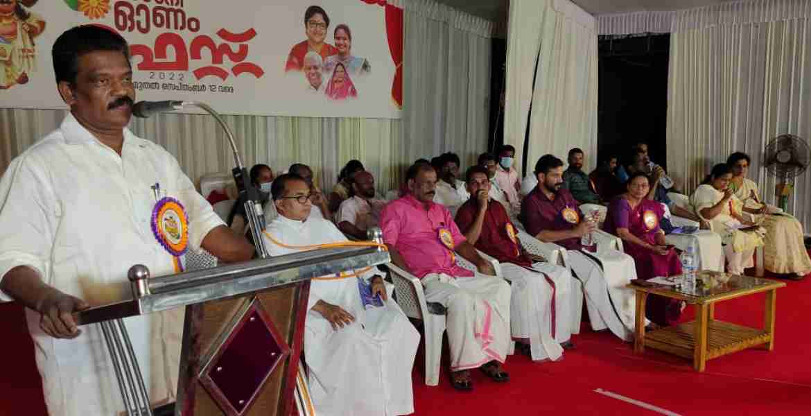 വാഴാനി ഓണം ഫെസ്റ്റിന്റെ ഔപചാരിക ഉദ്ഘാടനം മന്ത്രി കെ.രാധാകൃഷ്ണൻ നിർവഹിക്കുന്നു
