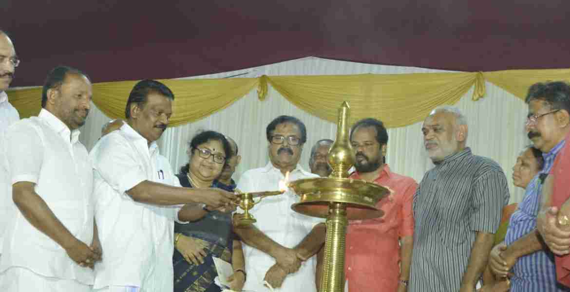 തൃശൂർ പൂരം പ്രദർശനം മന്ത്രി കെ രാധാകൃഷ്ണൻ ഉദ്ഘാടനം ചെയ്യുന്നു