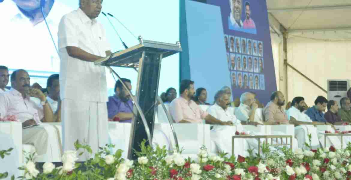 വടക്കാഞ്ചേരിയിൽ നവകേരള സദസ്സിനെ ഏറ്റെടുത്ത് വൻ ജനാവലി