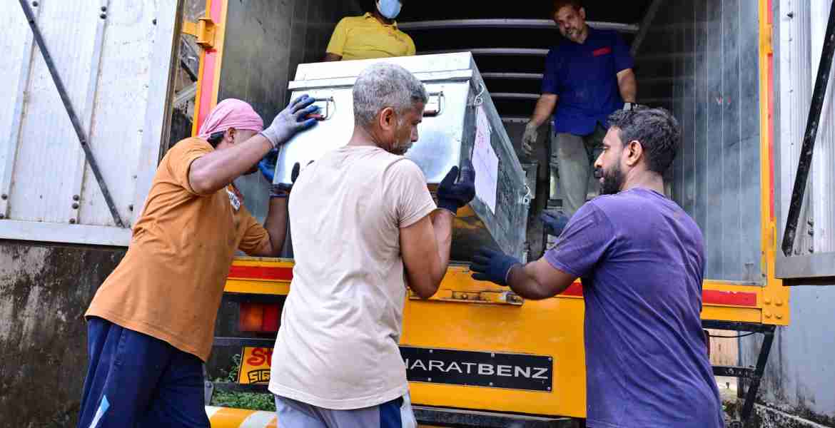 ഇലക്ട്രോണിക് വോട്ടിങ് മെഷിനുകള്‍ വിതരണം ചെയ്തു