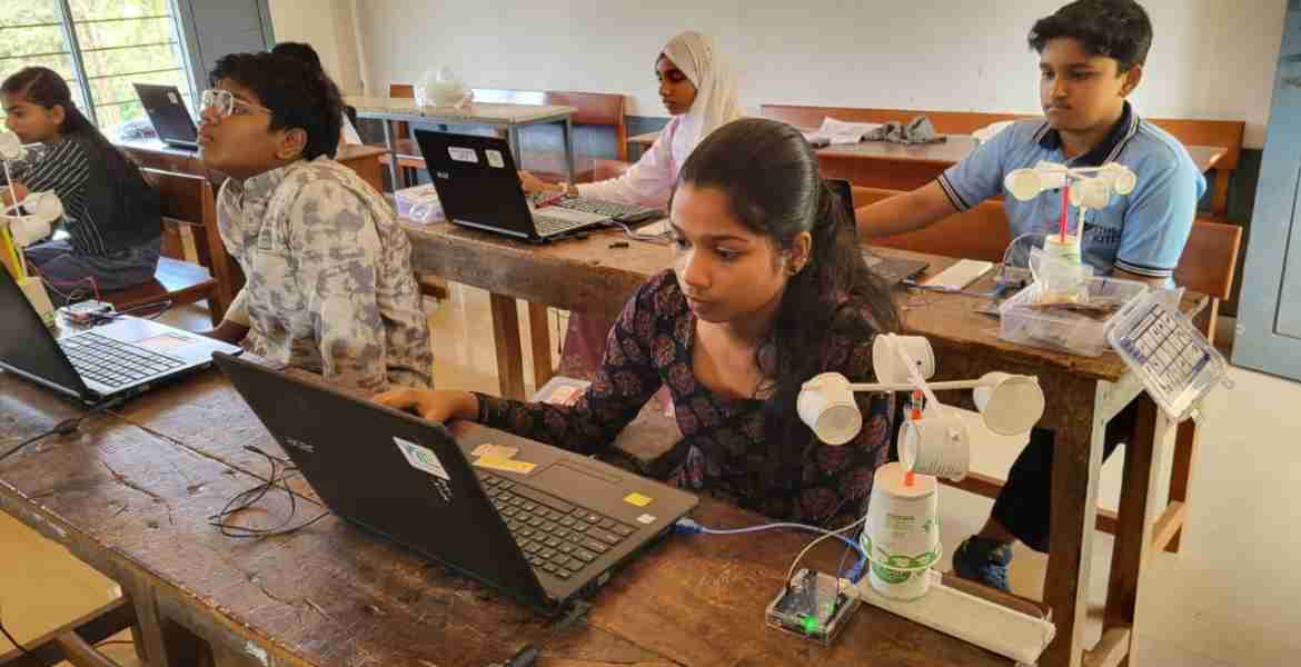 പത്താം ക്ലാസുകാർക്ക് കൈറ്റിന്റെ റോബോട്ടിക്സ് പരിശീലനം