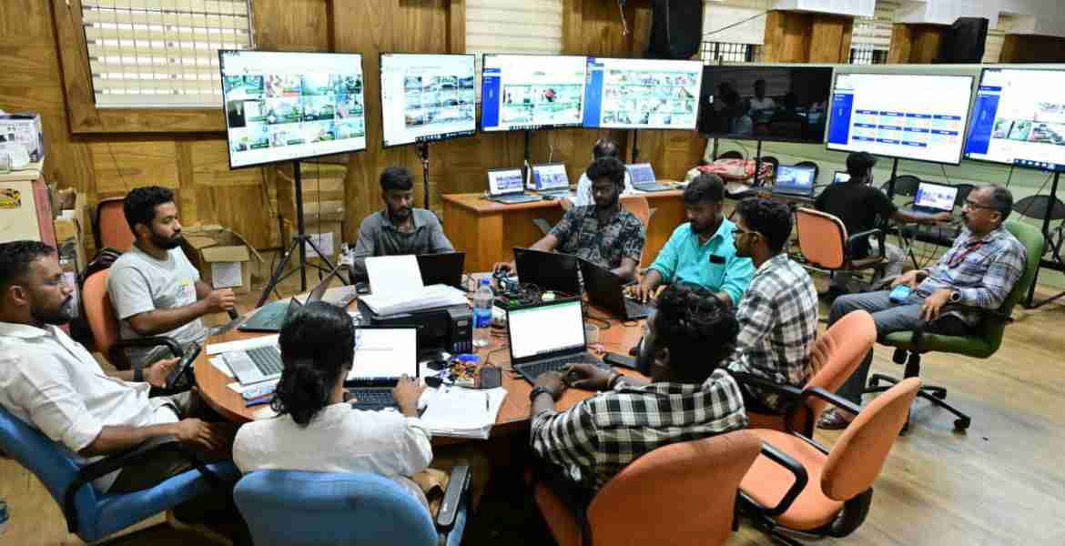 ബൂത്തിന് അകത്തും പുറത്തും ക്യാമറ കണ്ണുകൾ; തത്സമയ നിരീക്ഷണത്തിന് ജില്ലാ, മണ്ഡല തലങ്ങളിൽ കൺട്രോൾ റൂമുകൾ 
