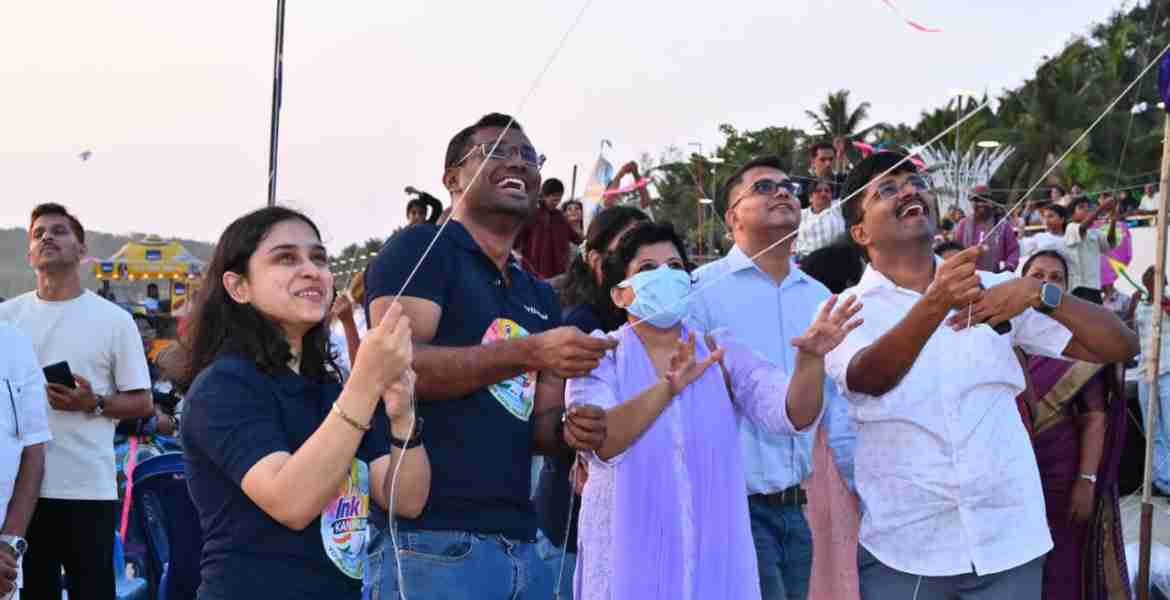 ജനാധിപത്യത്തിന്റെ ആകാശത്ത് പട്ടം പറപ്പിച്ച് 'ഇങ്ക് ഇറ്റ് കണ്ണൂർ‘