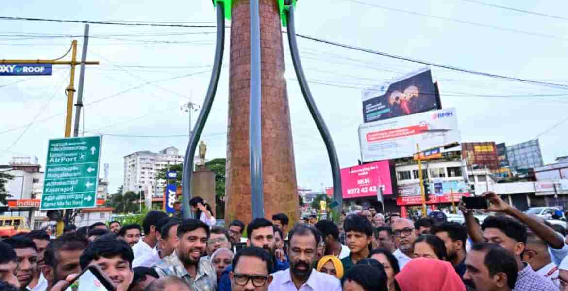 കണ്ണൂര്‍ നഗരസൗന്ദര്യവല്‍ക്കരണം; ക്ലോക്ക് ടവര്‍ മന്ത്രി കെ എം ഷാജി നാടിന് സമര്‍പ്പിച്ചു